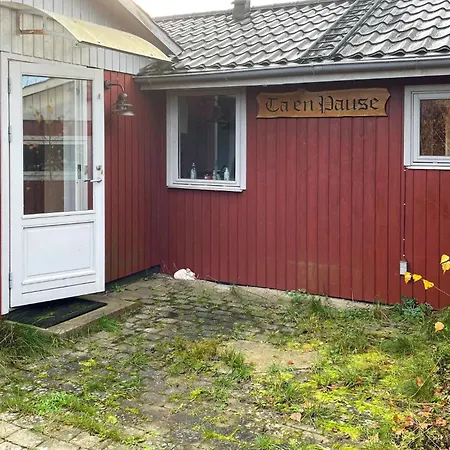 2 Bedroom Beautiful In Ferienhaus *