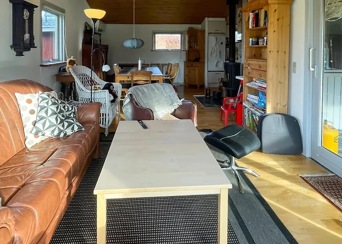 2 Bedroom Beautiful In Ferienhaus